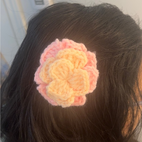 3 Beautiful handmade crochet hairpins - Picture 7 of 8